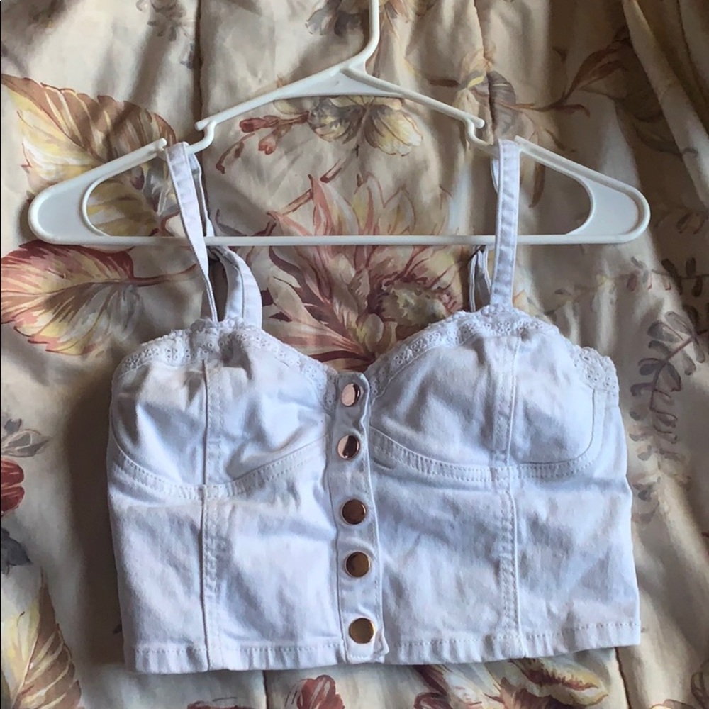 ✨3/$15 or 4/$20✨ F21 white button down crop top
